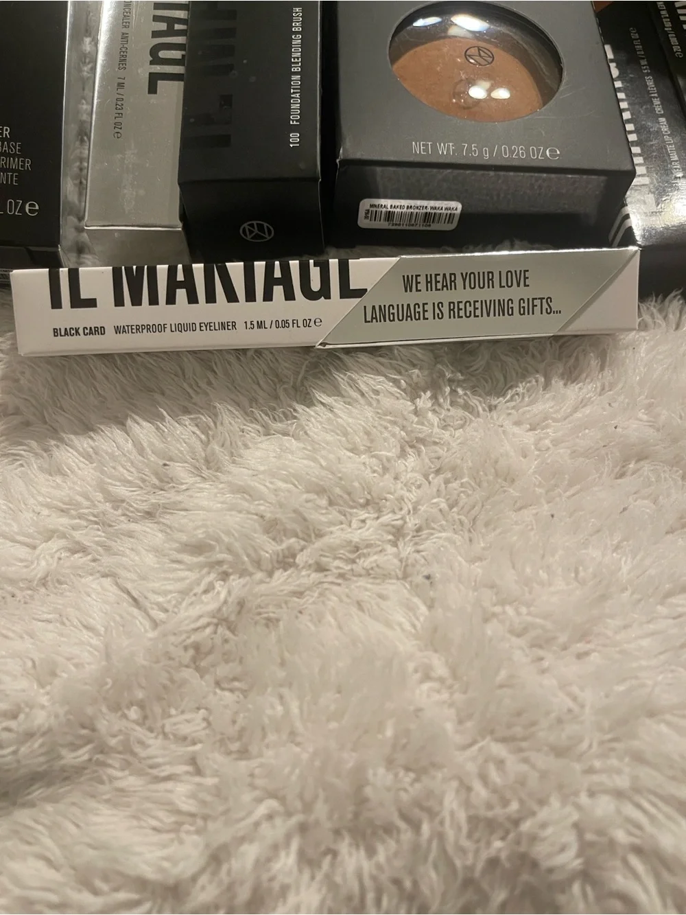 IL MAKIAGE Black Makeup Brush & Compact Set with Gold Accent